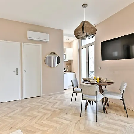 Apartment Proche Parc Monceau - Ii