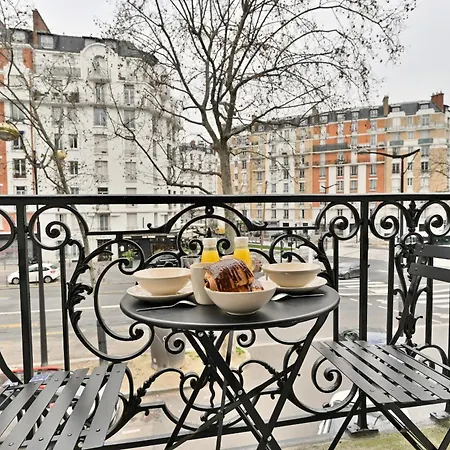 Apartment Proche Parc Monceau - Ii